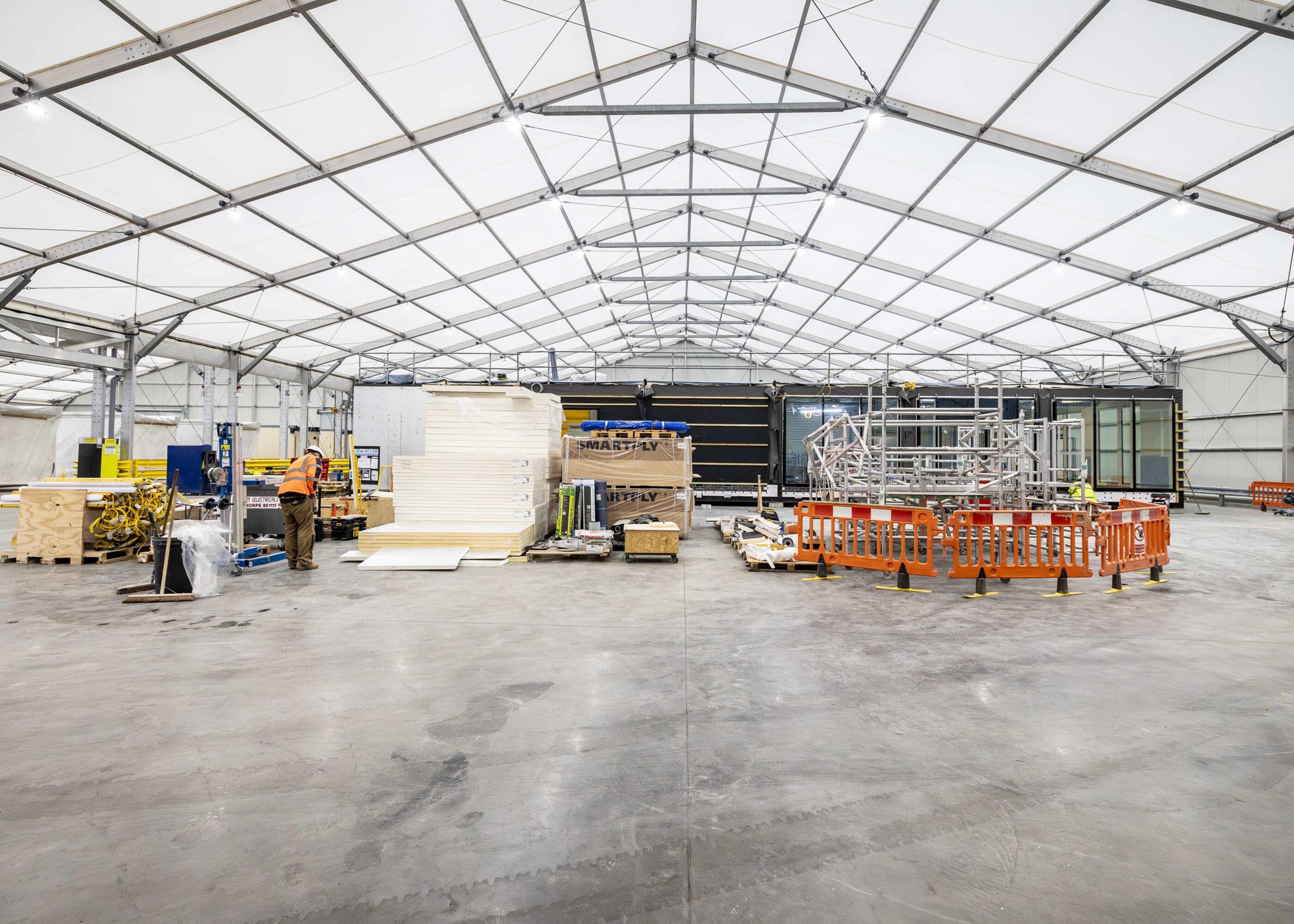 Space increase temporary manufacturing building