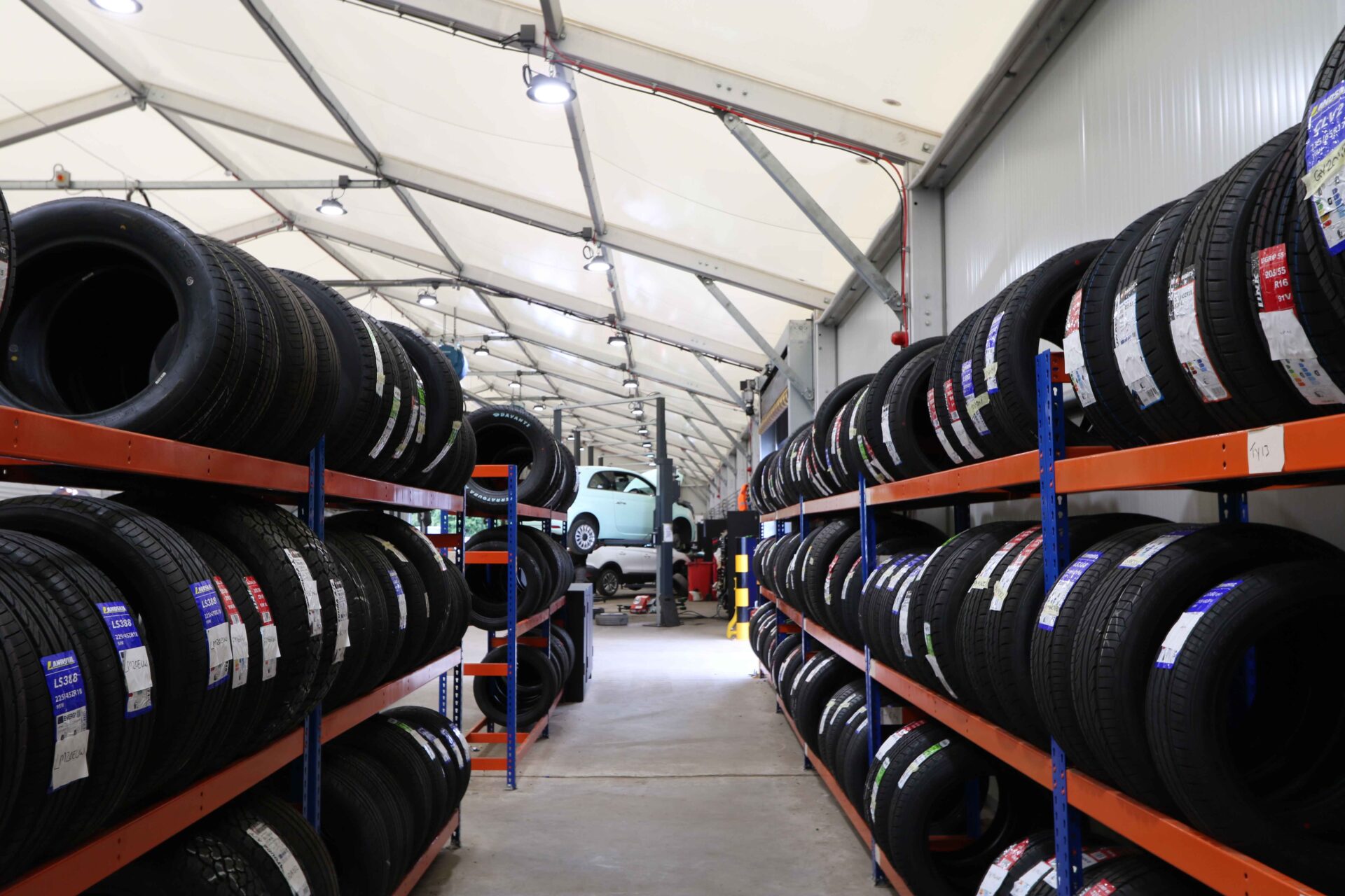 Temporary automotive workshop and repair centre
