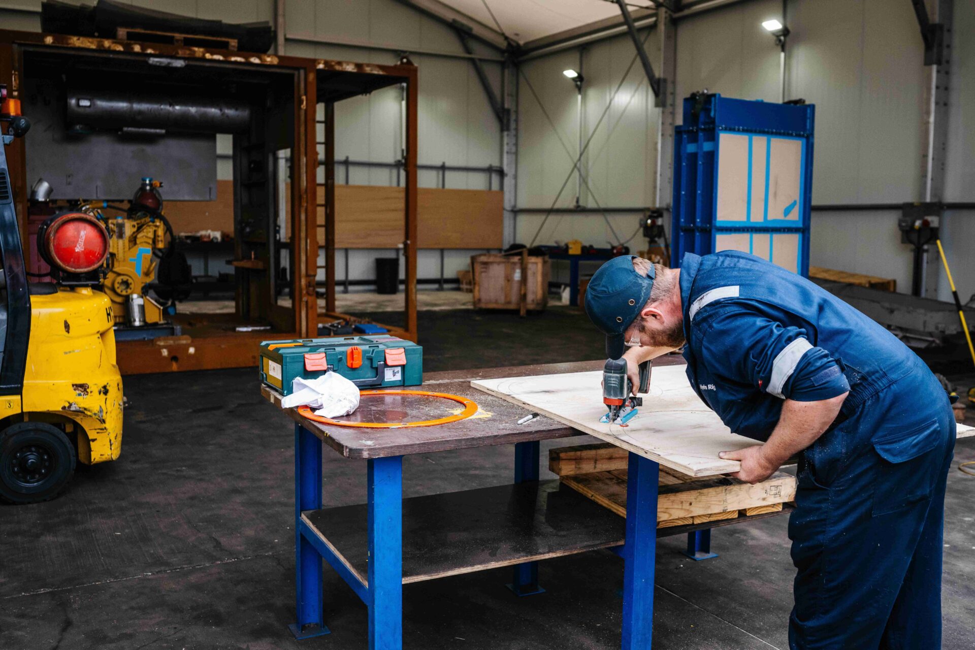 Temporary workshop building