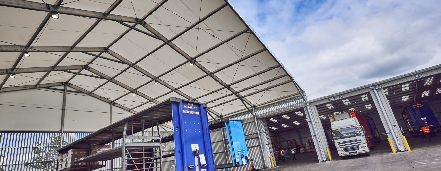Industrial loading canopy for Mc Carthy Group